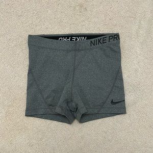 Kids medium grey Nike pros